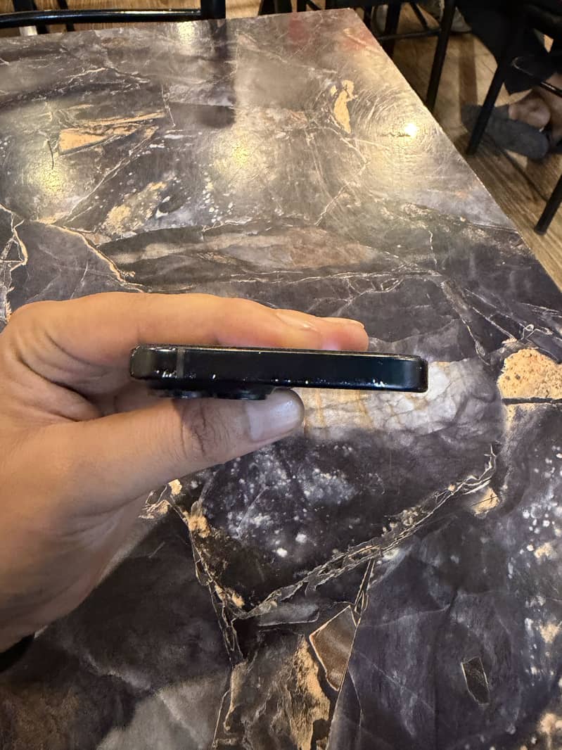 Apple iPhone 15 3