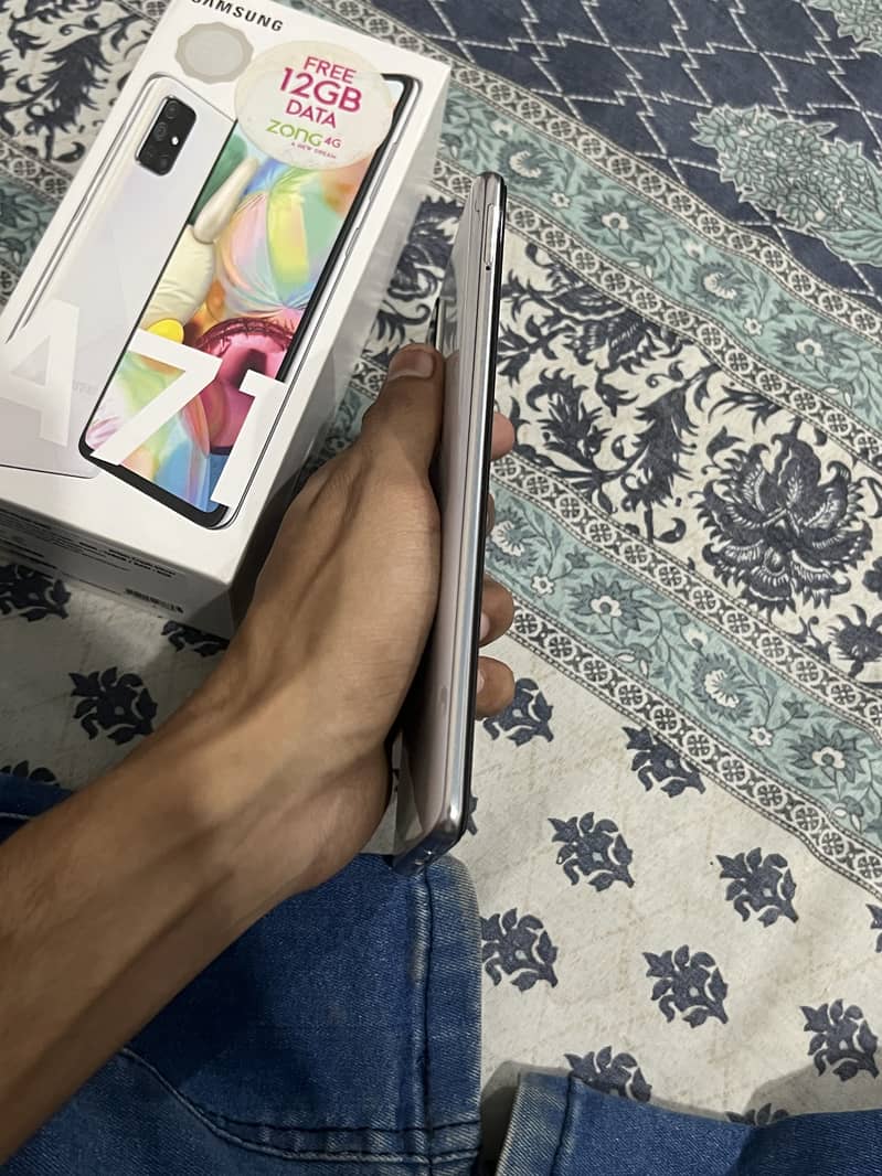 Samsung A71 5