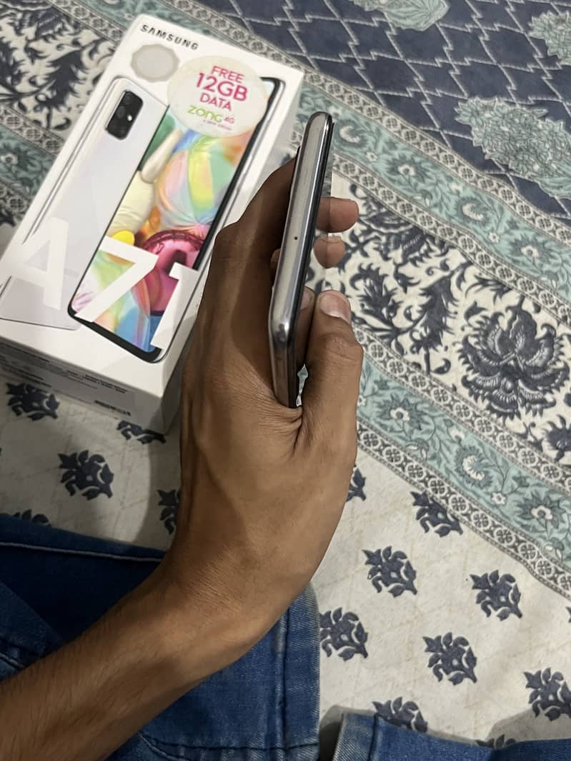 Samsung A71 6