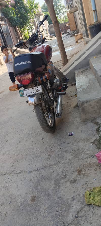 Bike sale krny hai