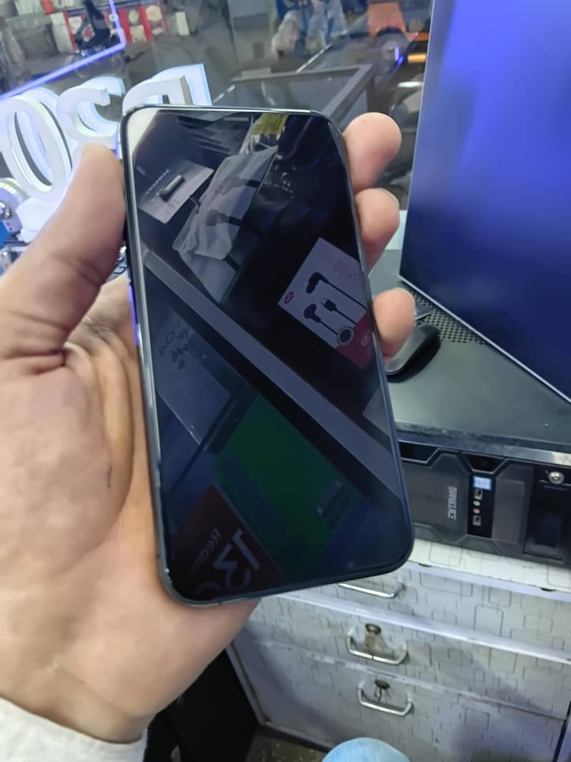 Apple iPhone 11 Pro 1