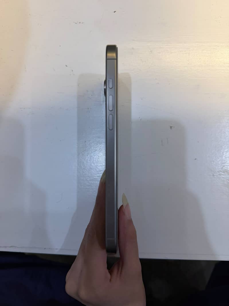 Apple iPhone 16 Pro Max 5
