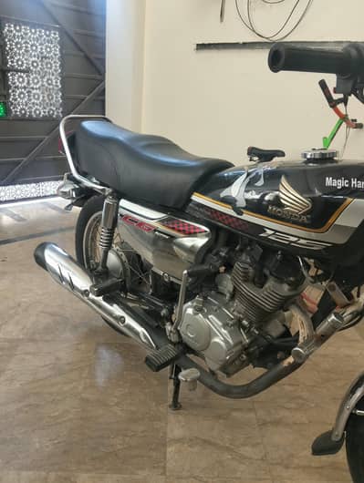 Honda CB 125F 2025