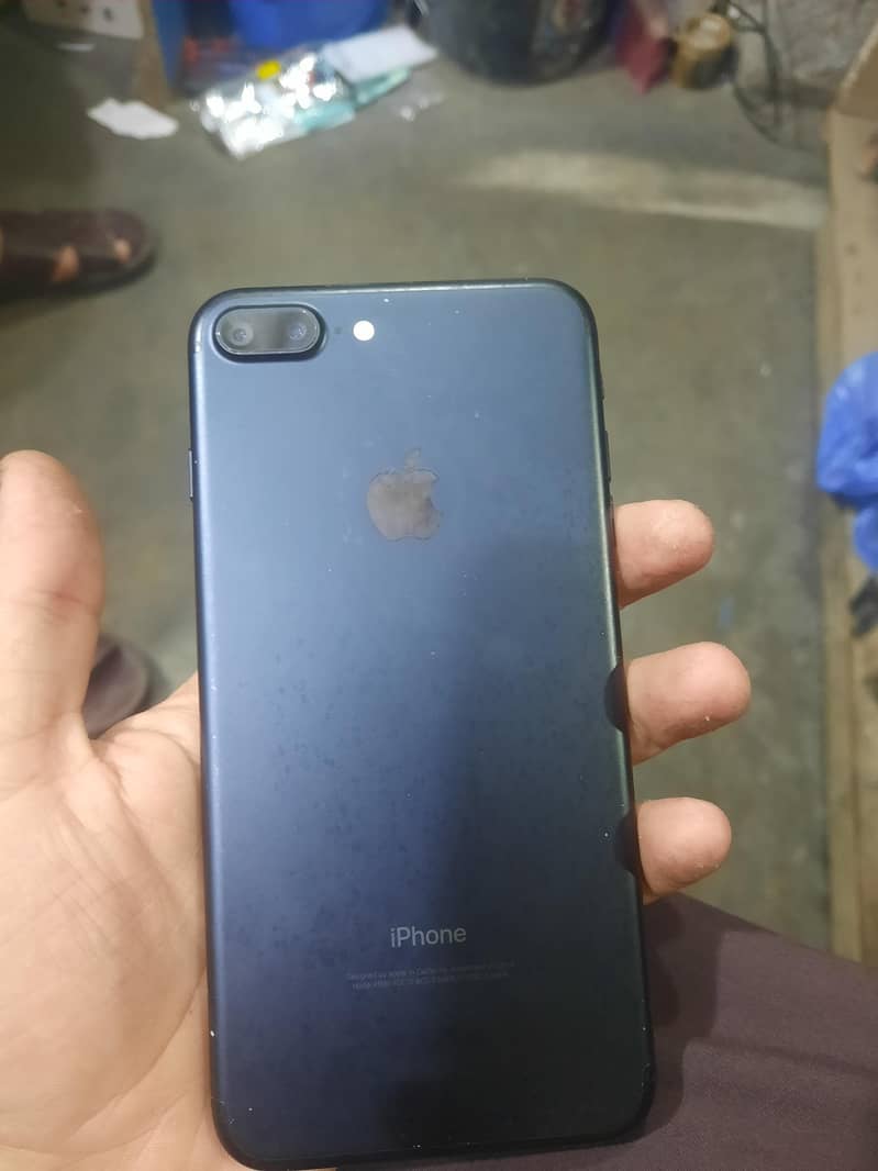 Apple iPhone 7 Plus 2