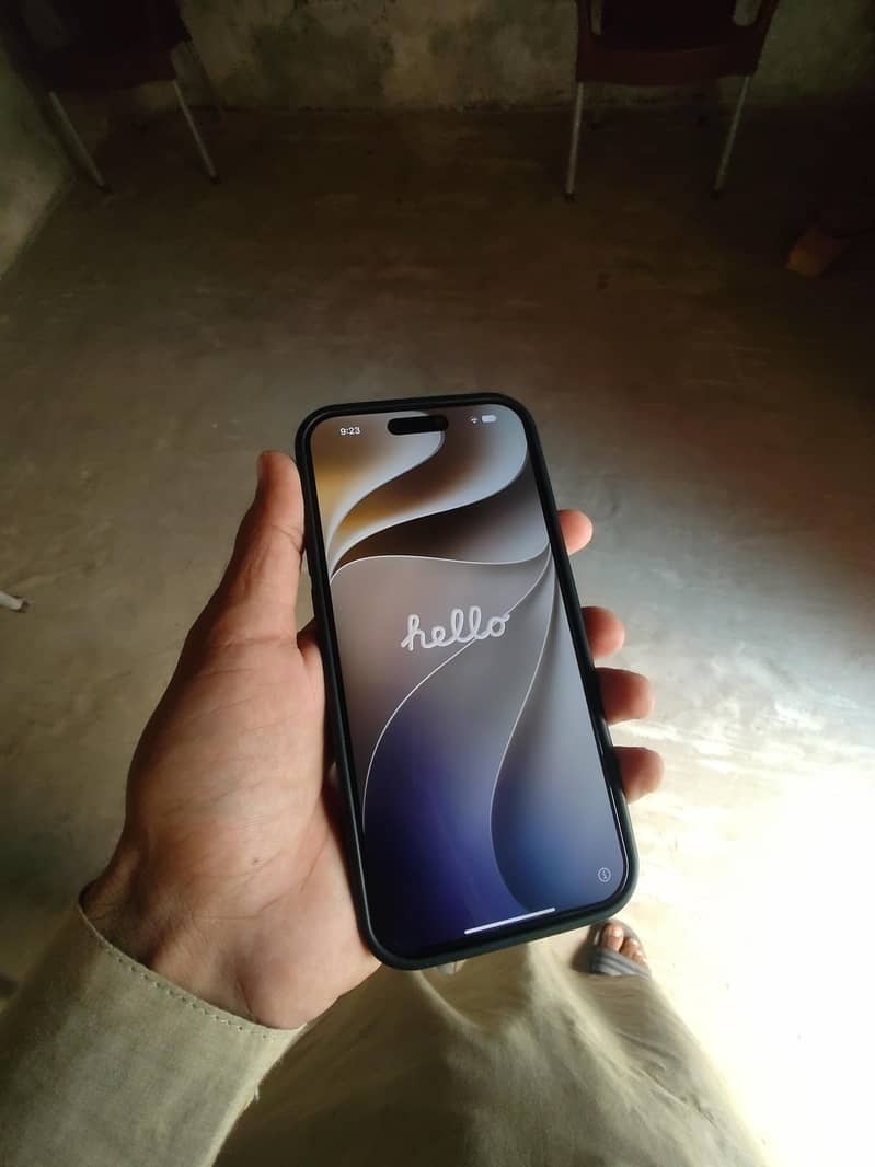 Apple iPhone 16 Pro Max 0