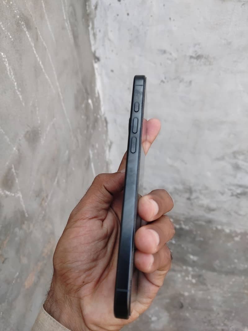 Apple iPhone 16 Pro Max 7