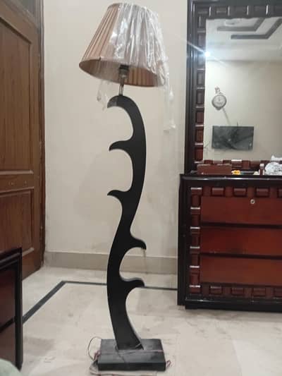 Stylish Decorative Floor Lamp with Designer Stand – Multan