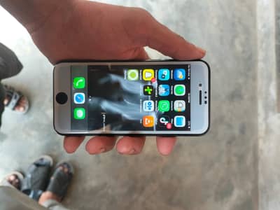 Apple iPhone SE