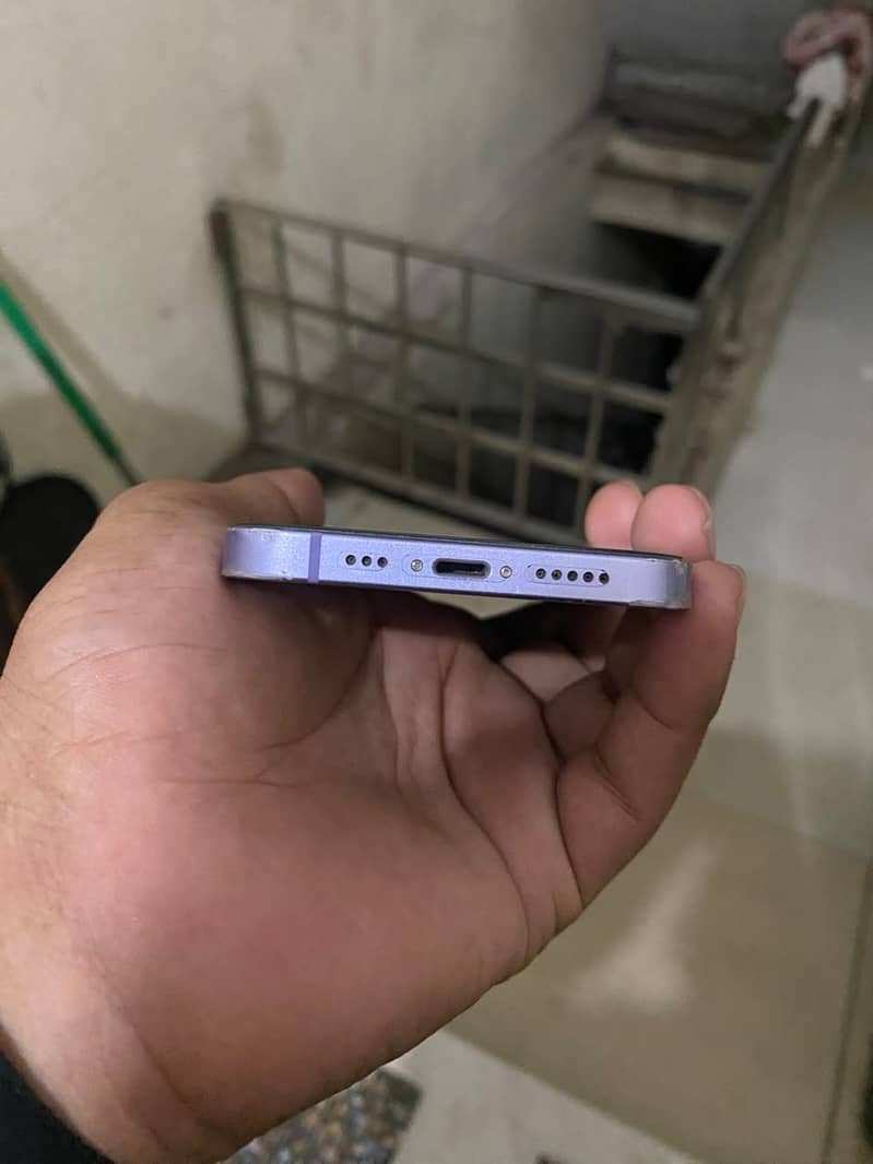 Apple iPhone 12 1
