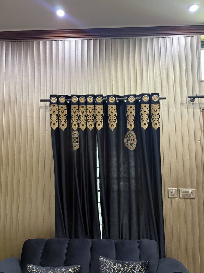 Curtains 0