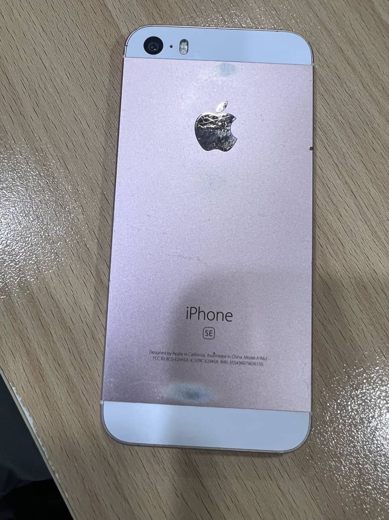 Apple iPhone SE first generation 3