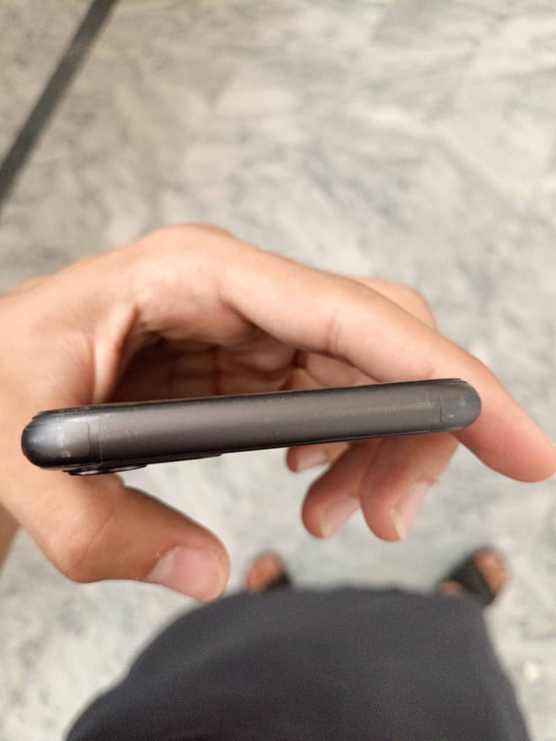 Apple iPhone 11 5