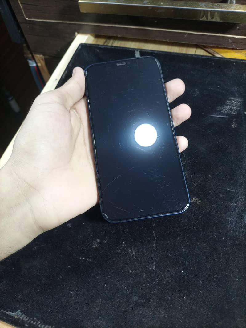 Apple iPhone 12 1