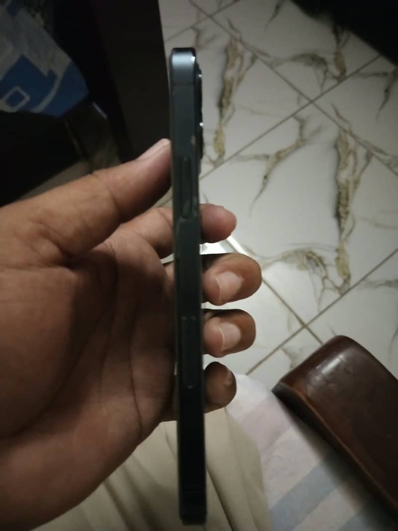 Apple iPhone 12 Pro 4