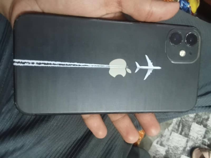 Apple iPhone 11 4