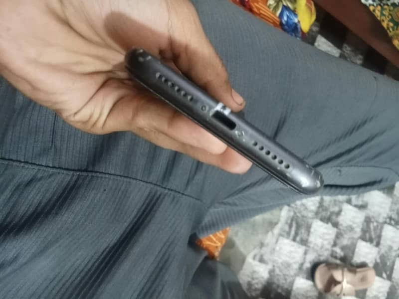 Apple iPhone 11 6