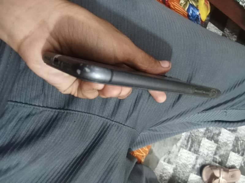 Apple iPhone 11 8