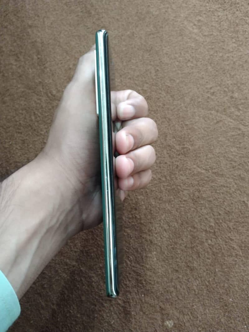 Infinix Note 40 Pro 4