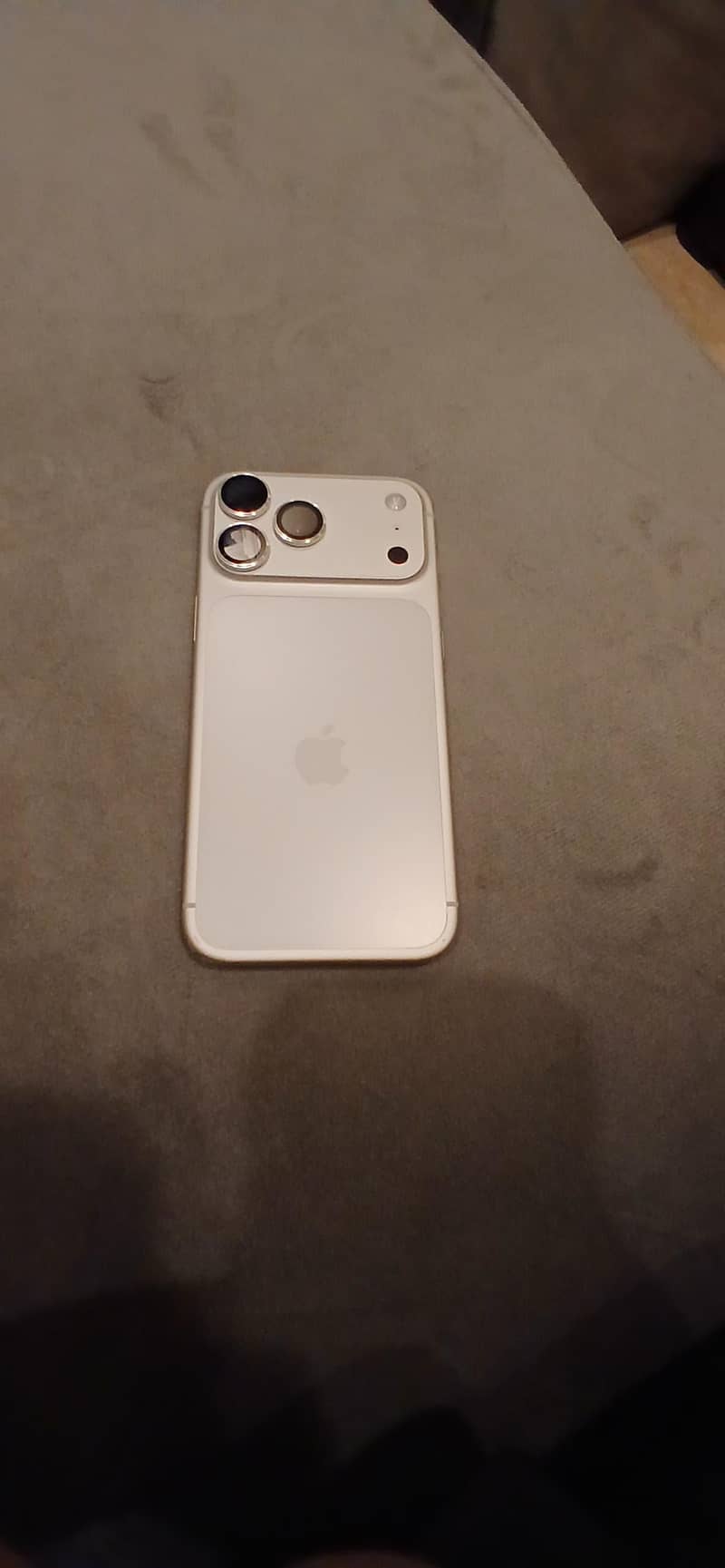 Apple iPhone 17 Pro Max 2
