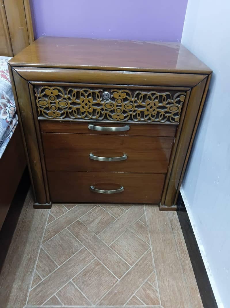 double bed + dressing table 3