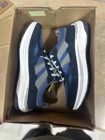 Brand New Skechers Decklan Color Block Sneakers (Navy/Blue)