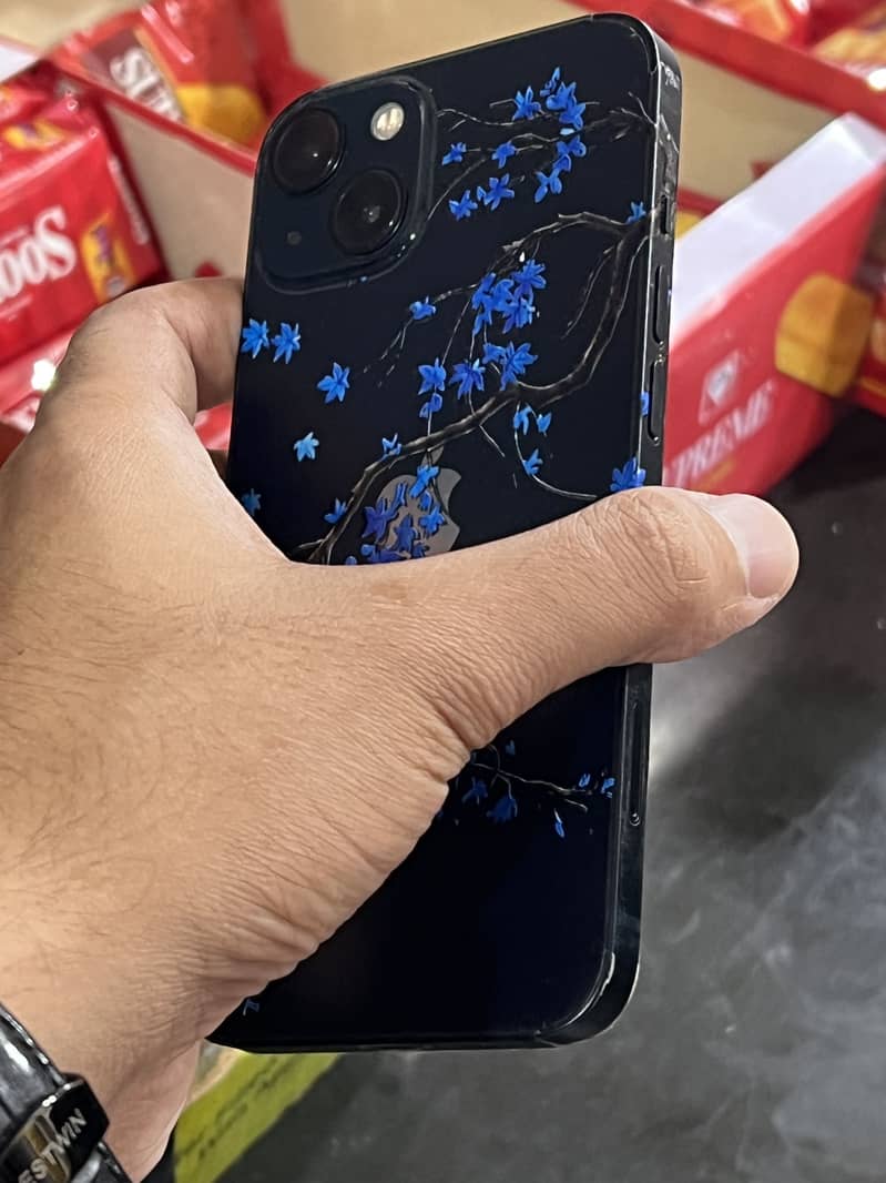 Apple iPhone 13 4