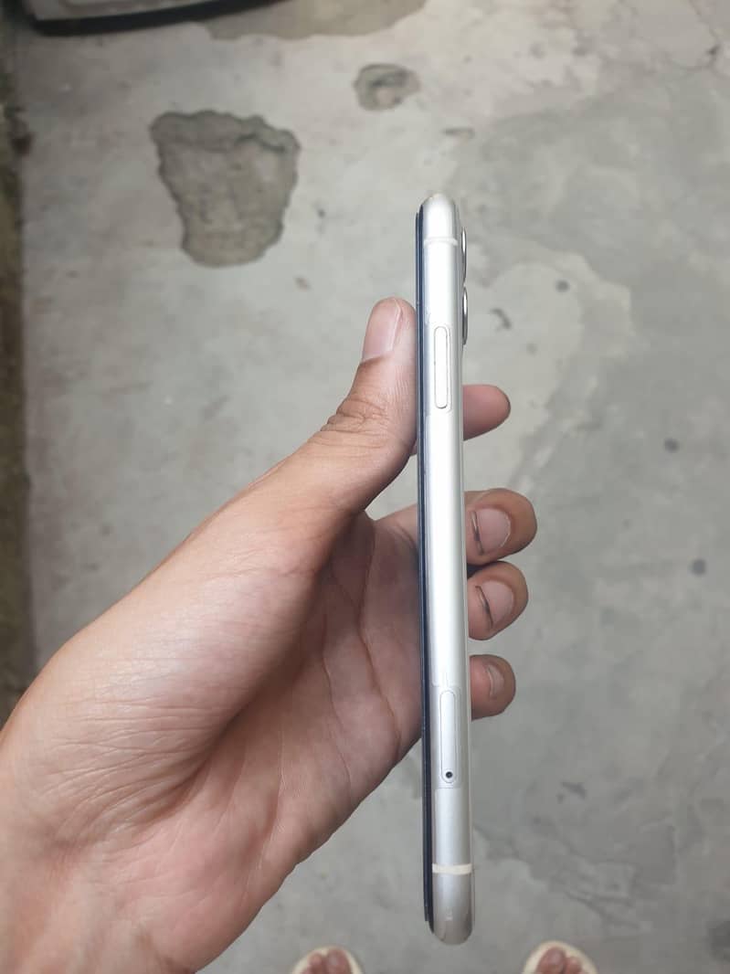 Apple iPhone 11 1