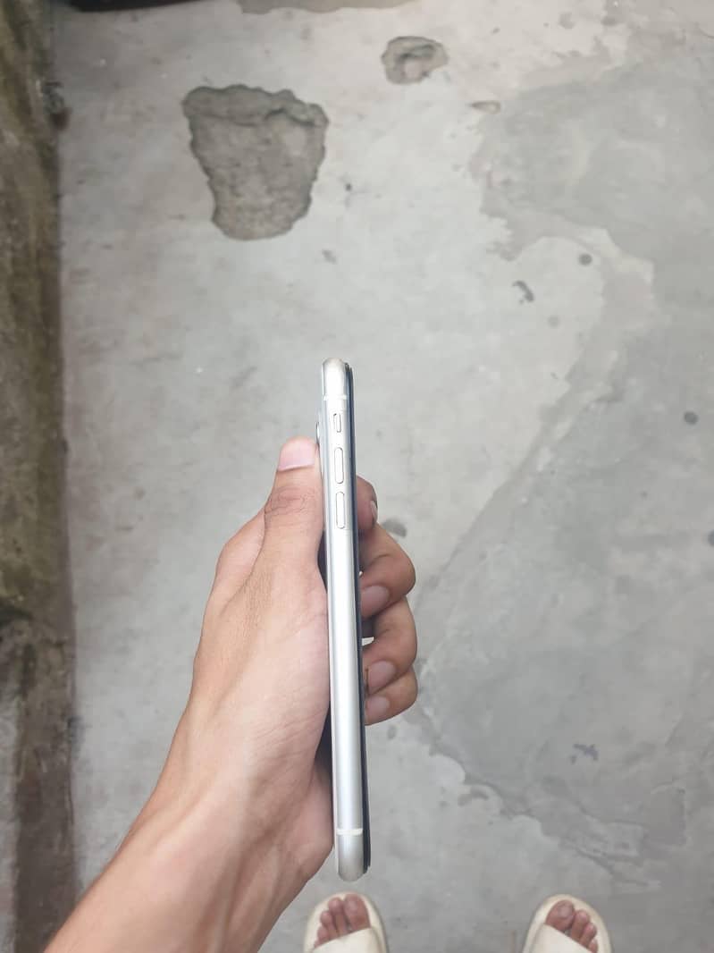 Apple iPhone 11 2