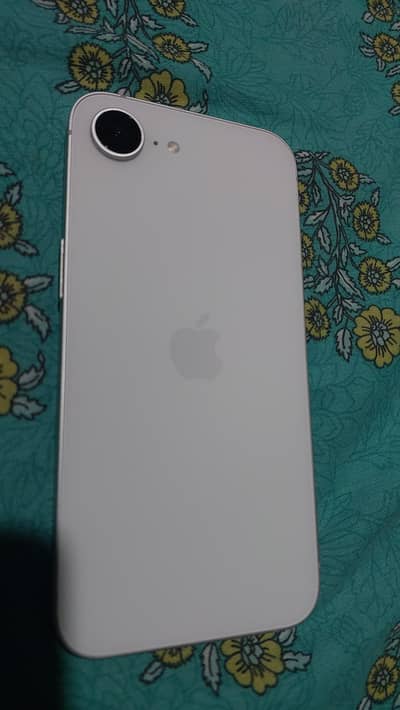 Apple iPhone 16e 10/10