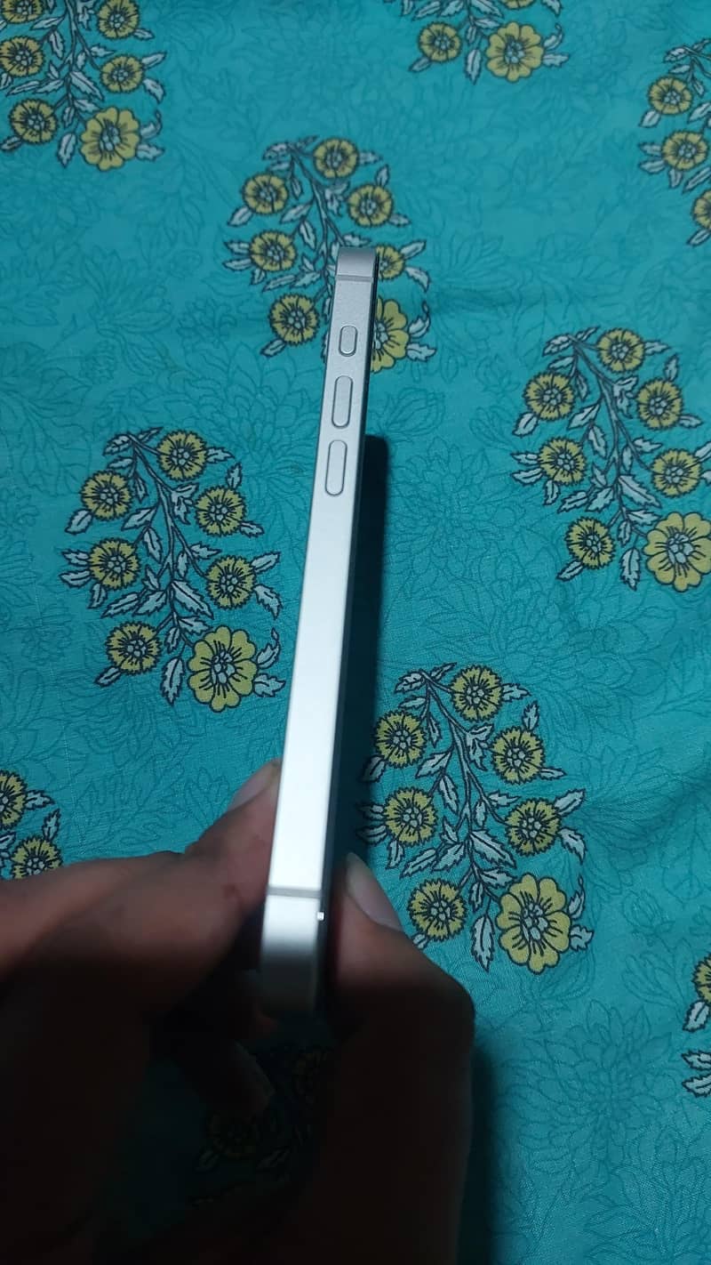Apple iPhone 16e 10/10 2