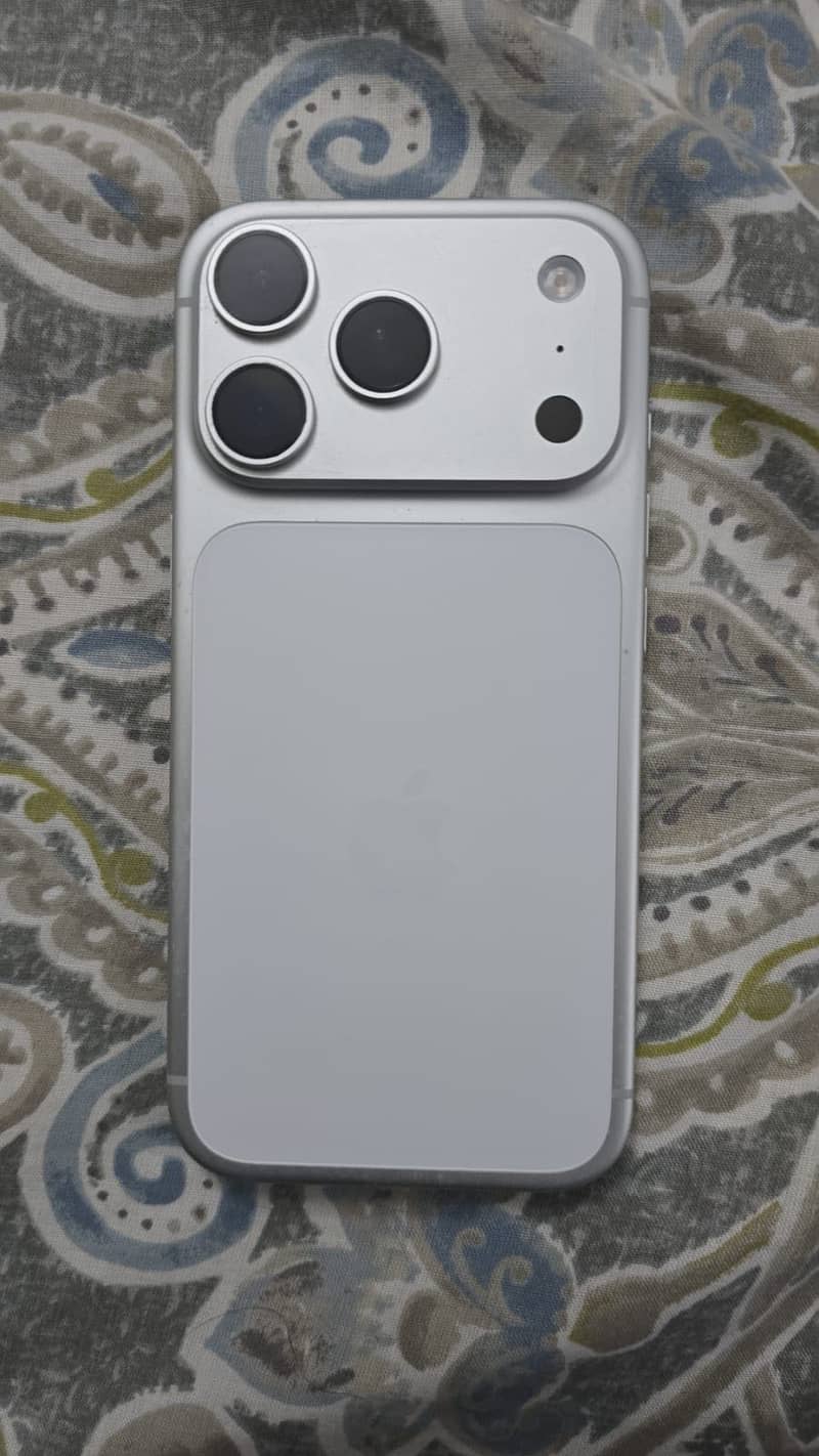 Apple iPhone 17 Pro Max 0