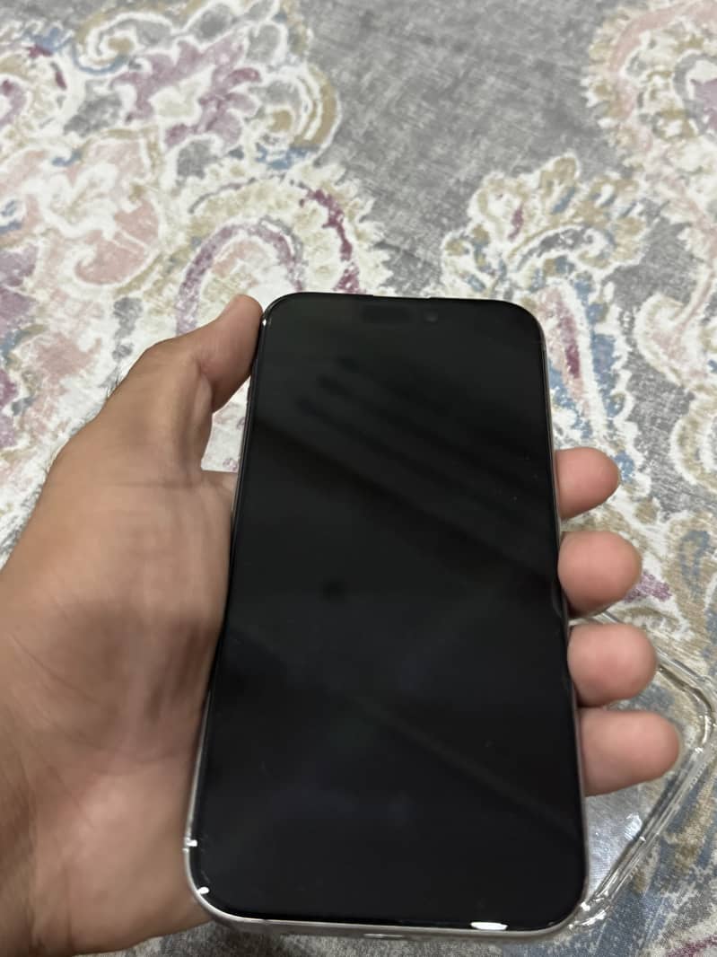 Apple iPhone 15 Pro 2