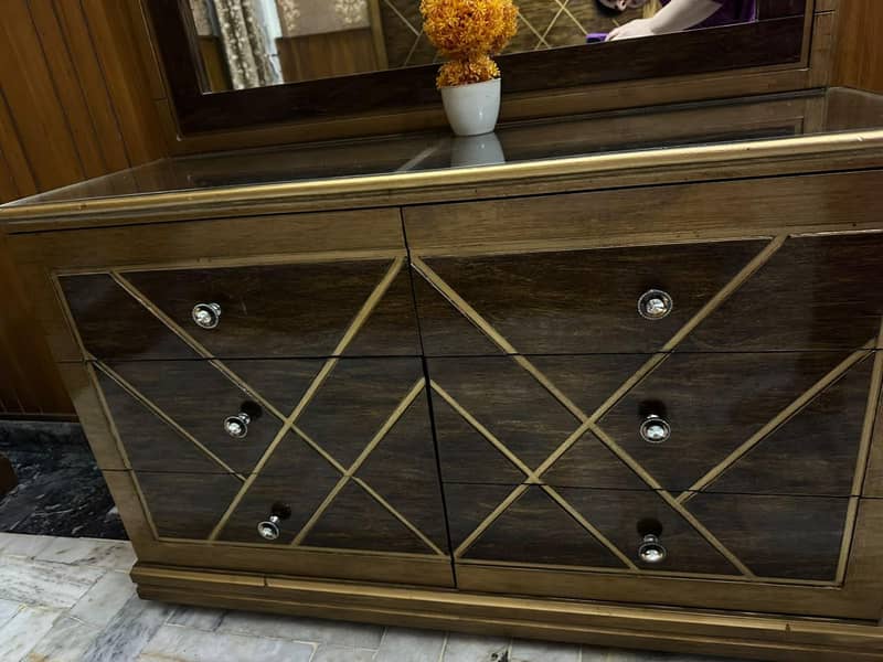 Dressing Table 3