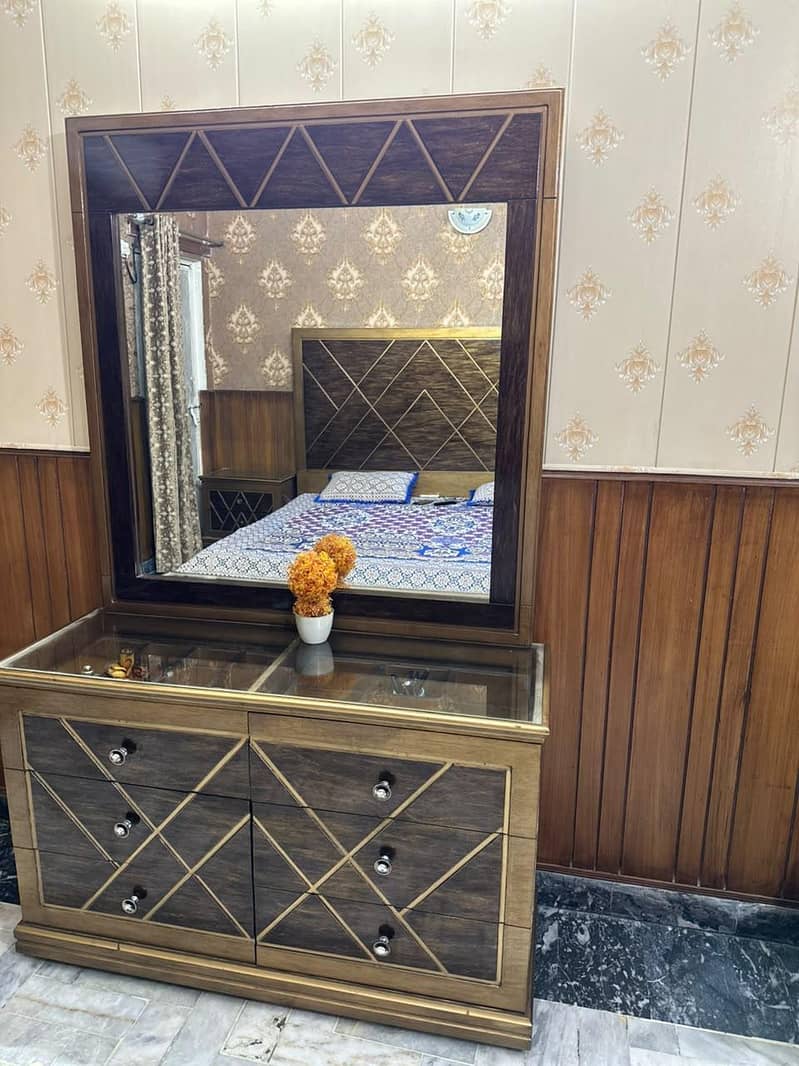 Dressing Table 4