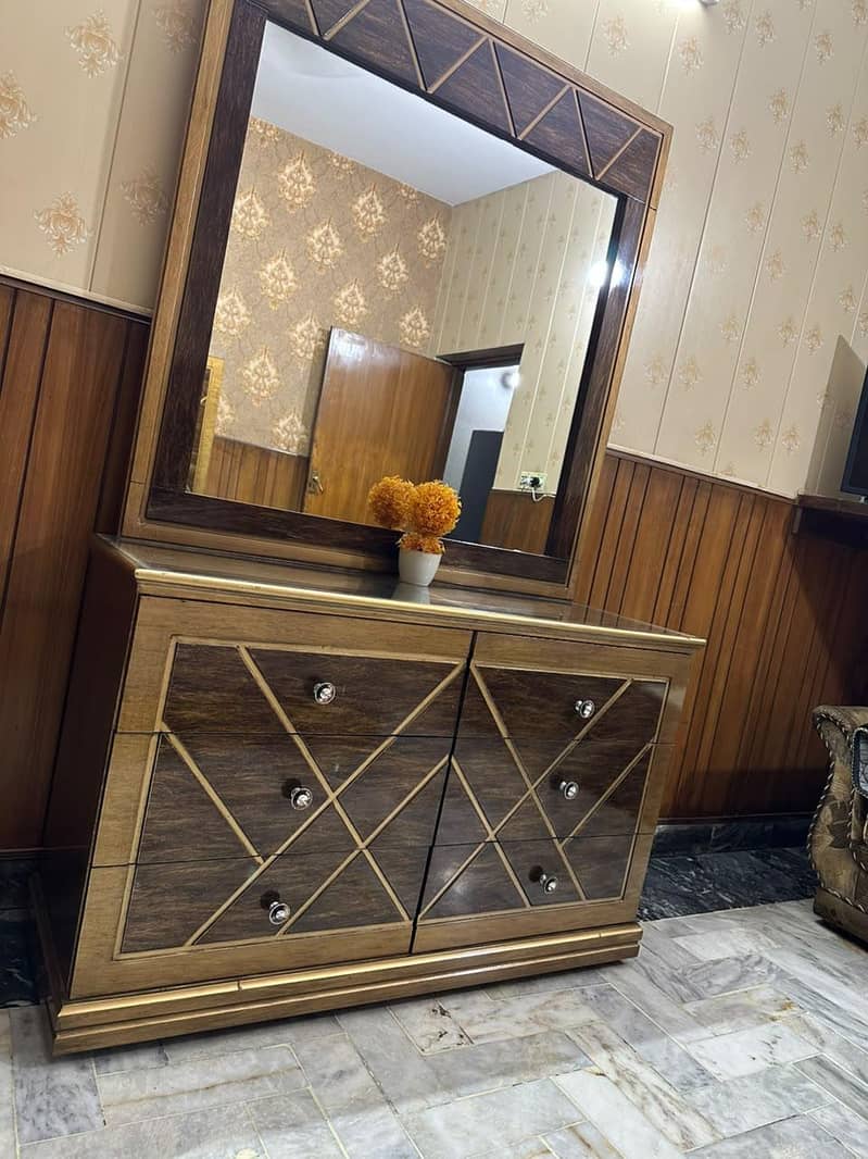 Dressing Table 5