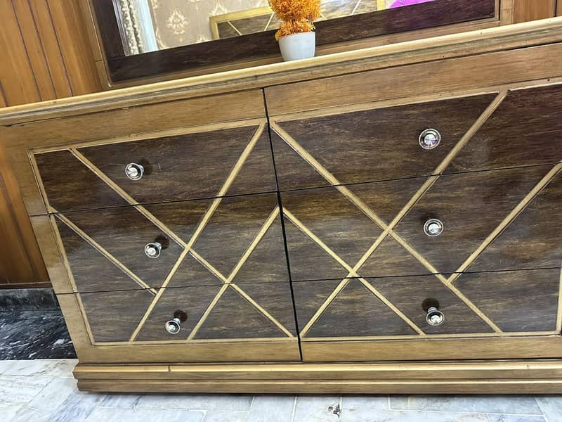 Dressing Table 7
