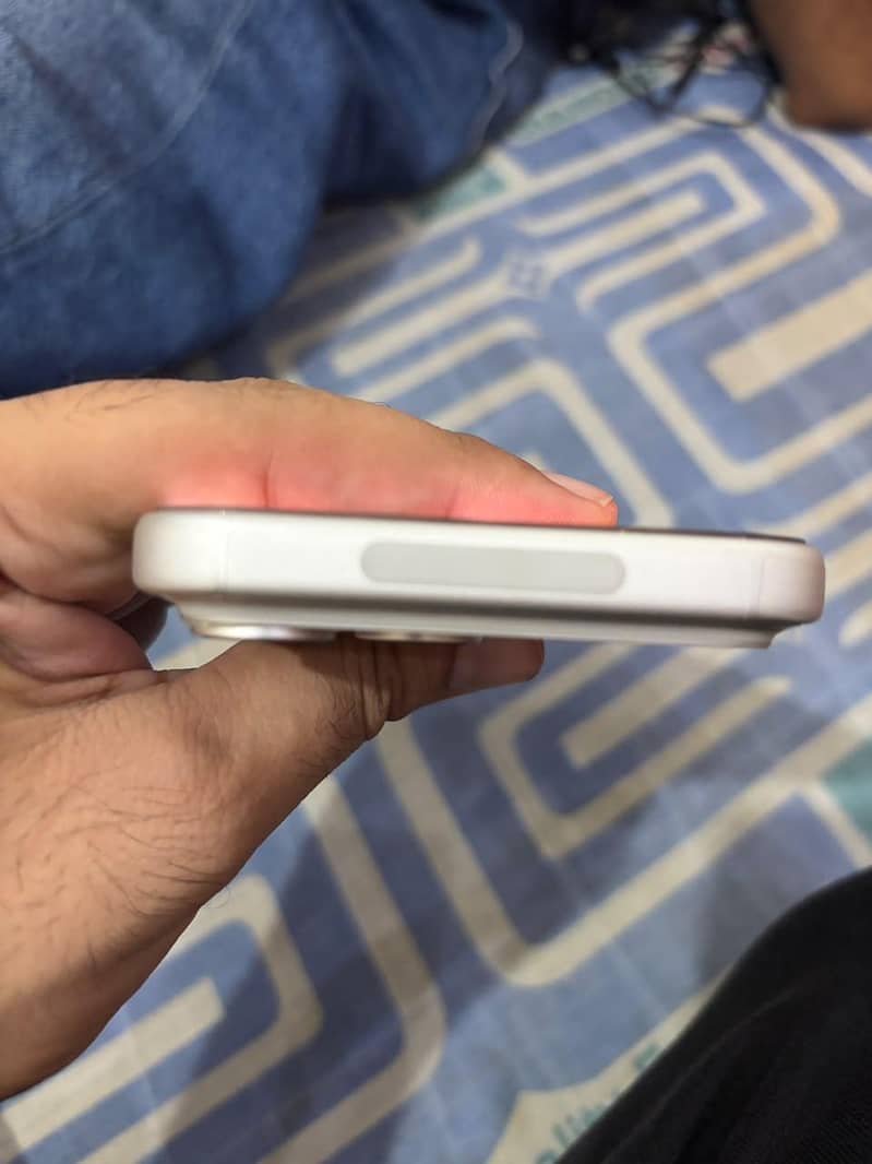 Apple iPhone 17 Pro Max jv 4