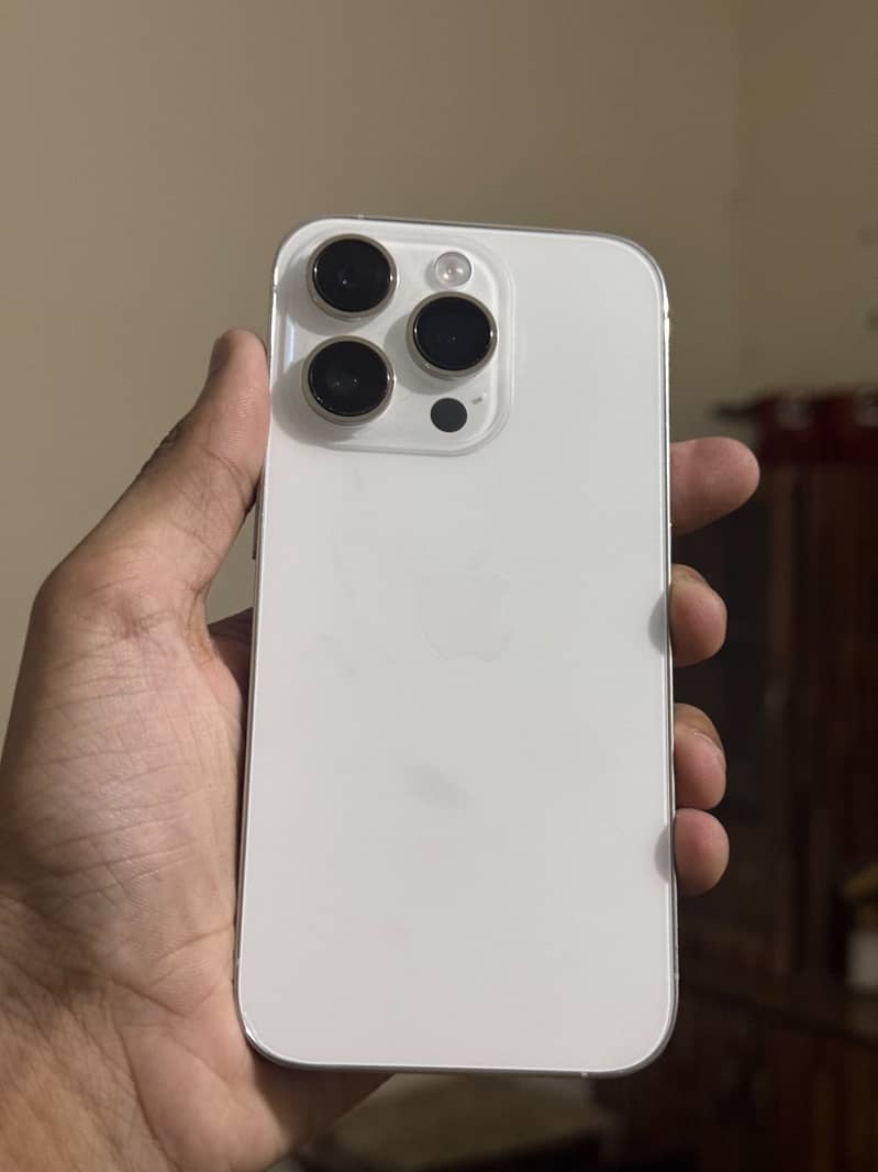Apple iPhone 14 Pro 0