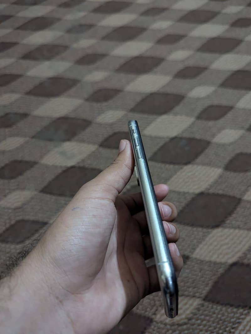 Apple iPhone X 0