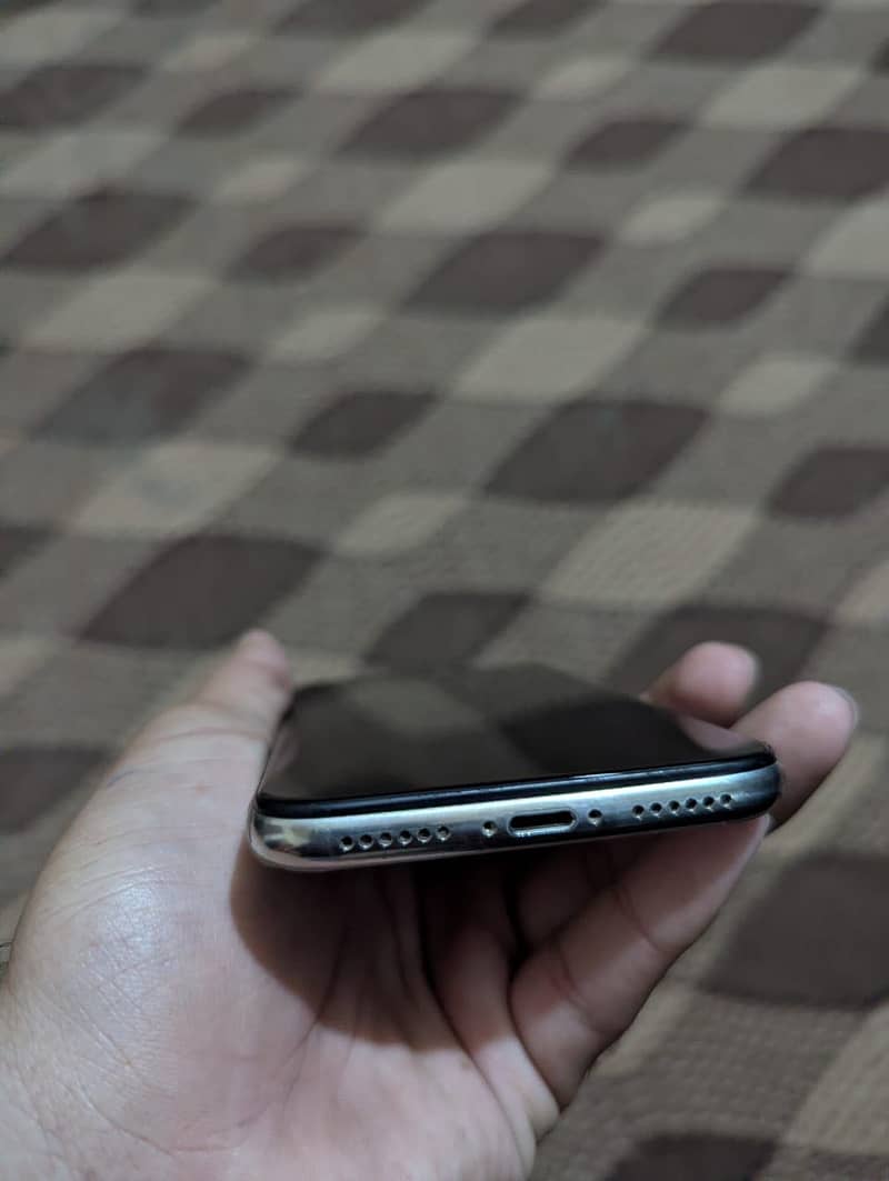 Apple iPhone X 3