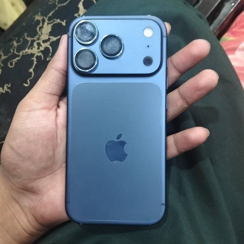 Apple iPhone 17 Pro 0