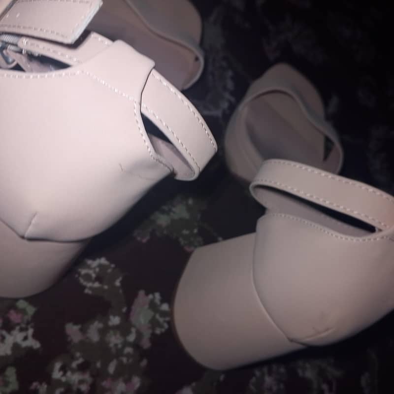 sandals 2