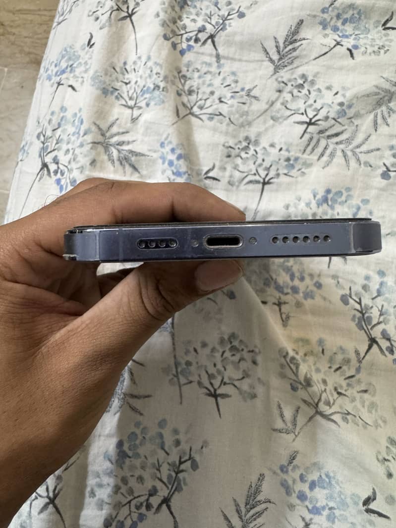 Apple iPhone 13 Pro Max 4