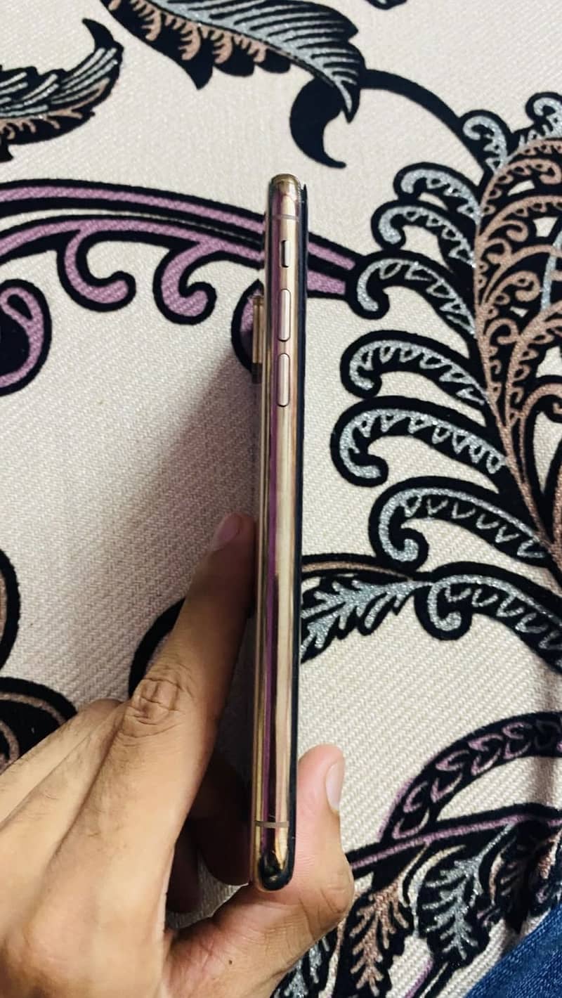 Apple iPhone XS 14