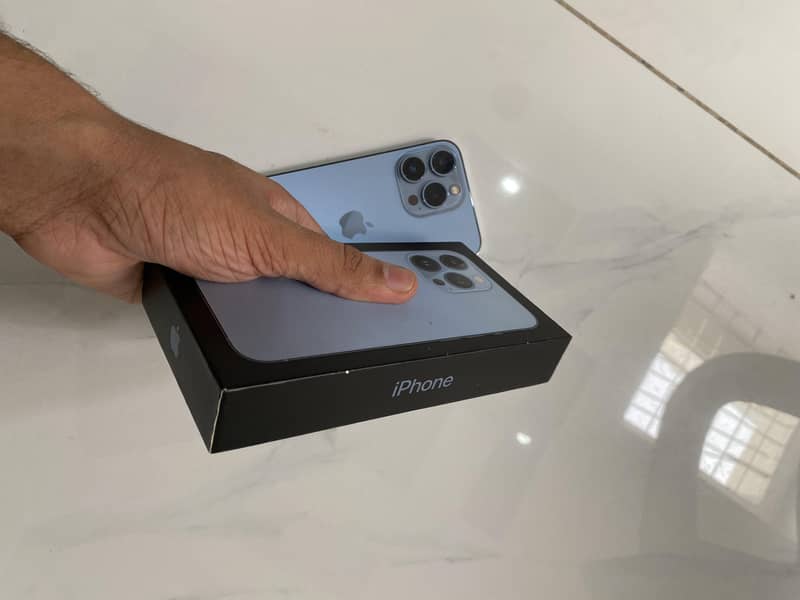 Apple iPhone 13 Pro FU 2