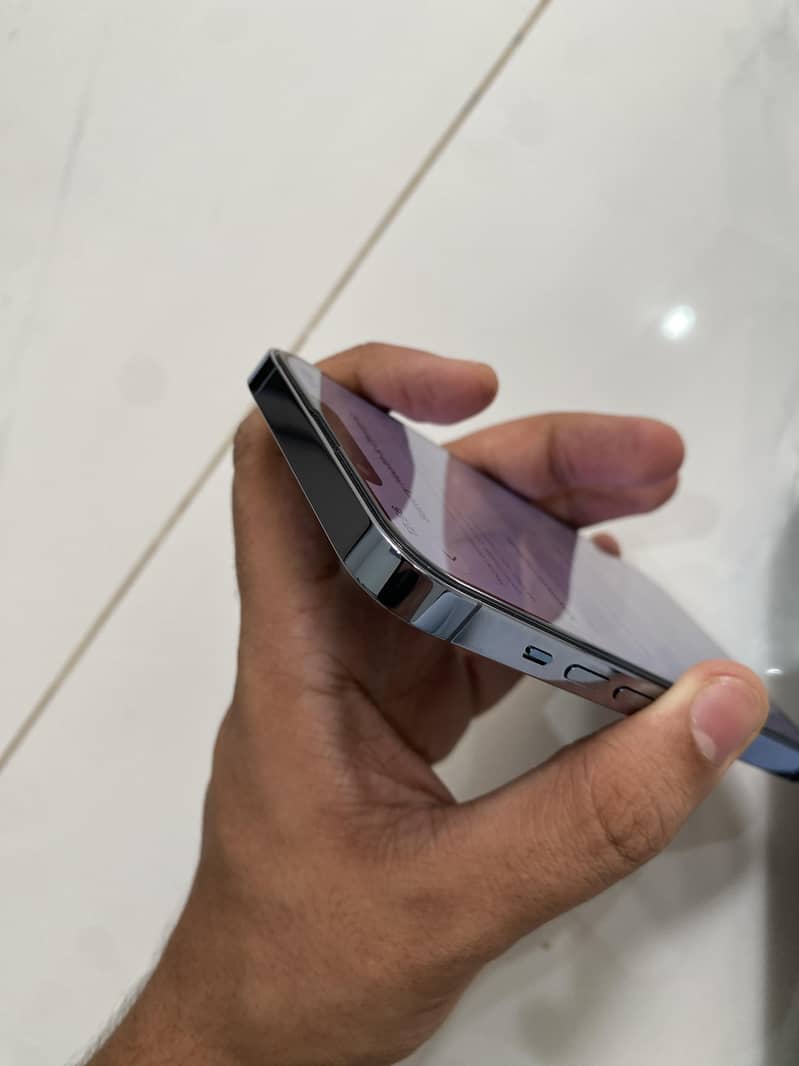 Apple iPhone 13 Pro FU 5