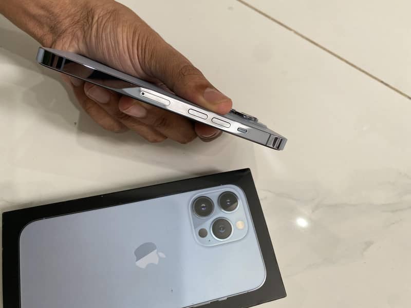 Apple iPhone 13 Pro FU 8