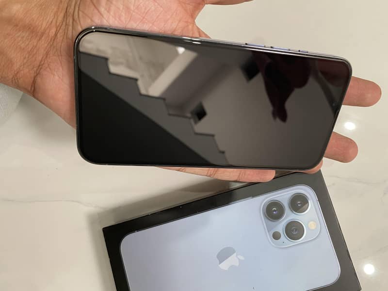Apple iPhone 13 Pro FU 9