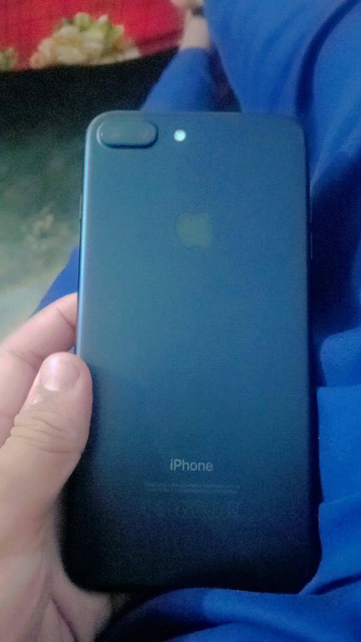 Apple iPhone 7 Plus 5