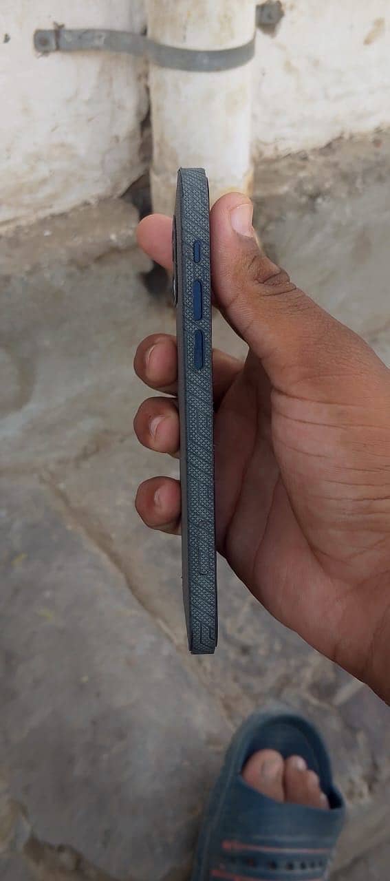 Apple iPhone 12 1